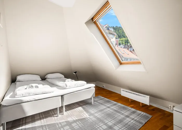 Charming Townhouse - Walk Everywhere! Apartmán *